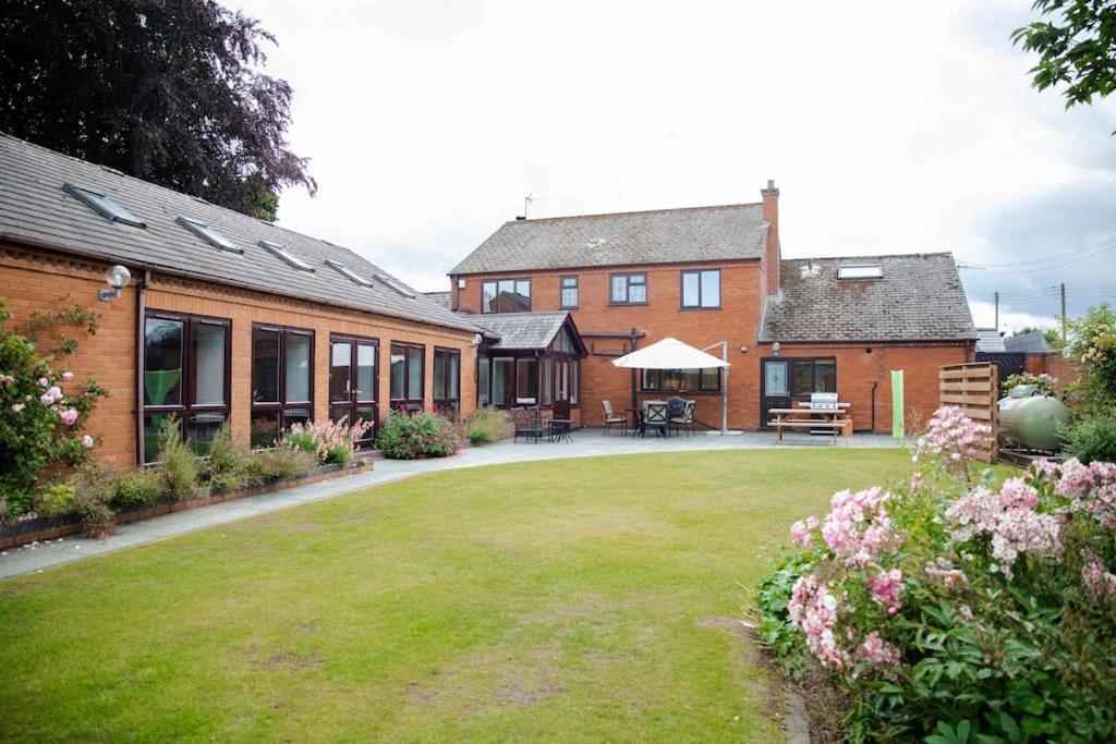 Vast, Elegant Home With Indoor Pool & Sauna Near Popular Golf Course Kington  Luaran gambar