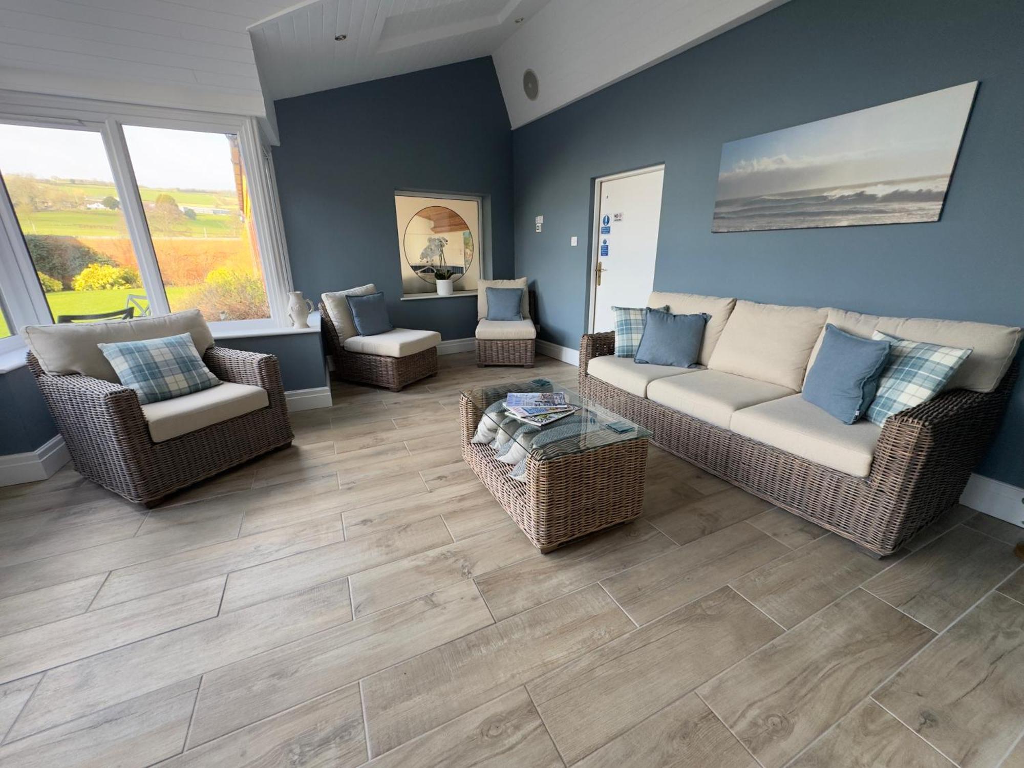 Vast, Elegant Home With Indoor Pool & Sauna Near Popular Golf Course Kington  Luaran gambar