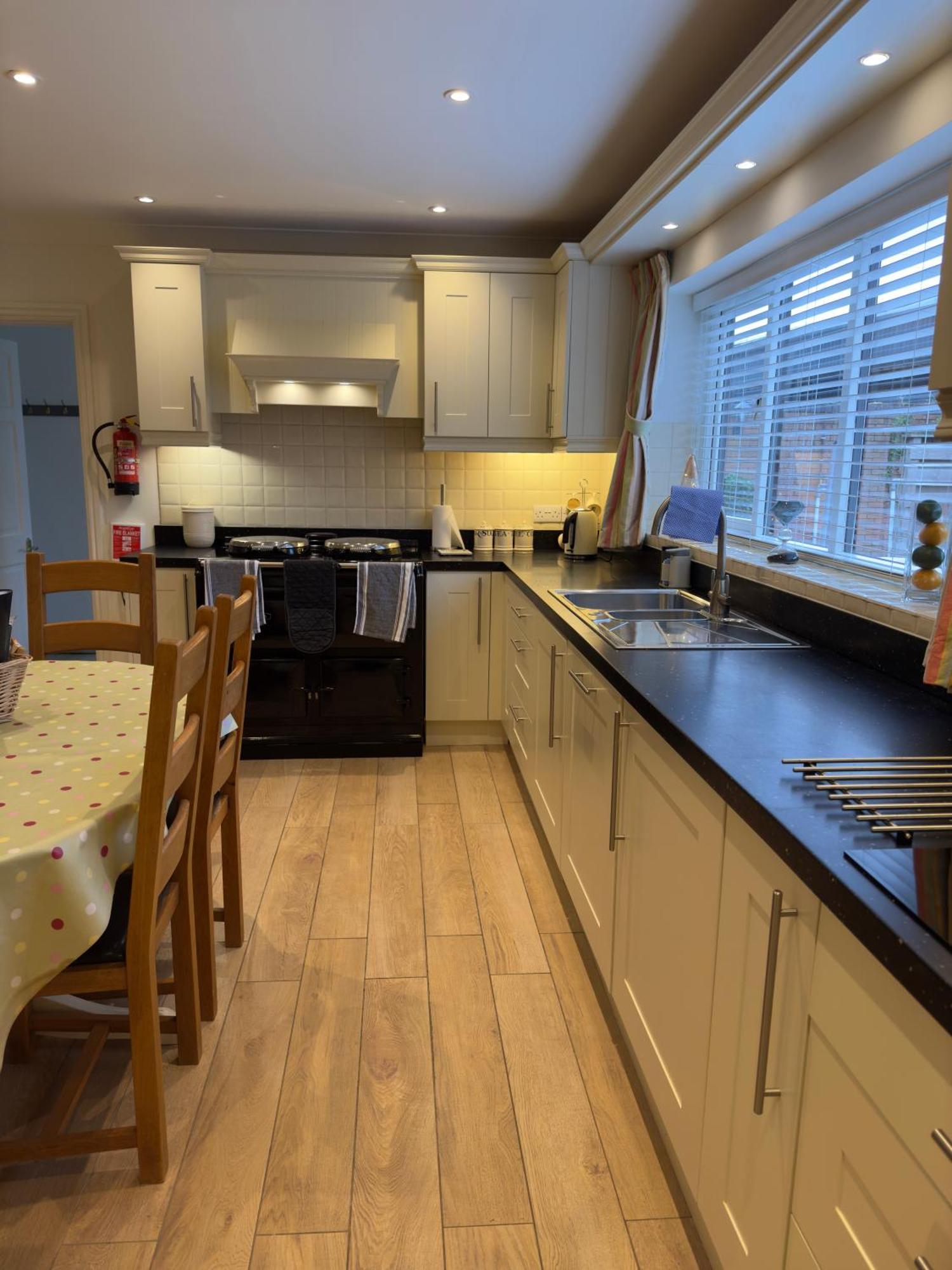 Vast, Elegant Home With Indoor Pool & Sauna Near Popular Golf Course Kington  Luaran gambar